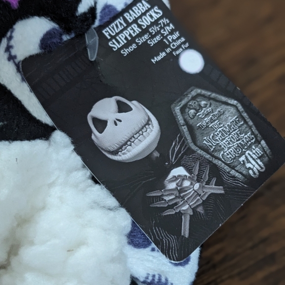 Disney The Nightmare Before Christmas Ladies Fuzzy Babba Slipper Socks,Size: S/M - Picture 3 of 3